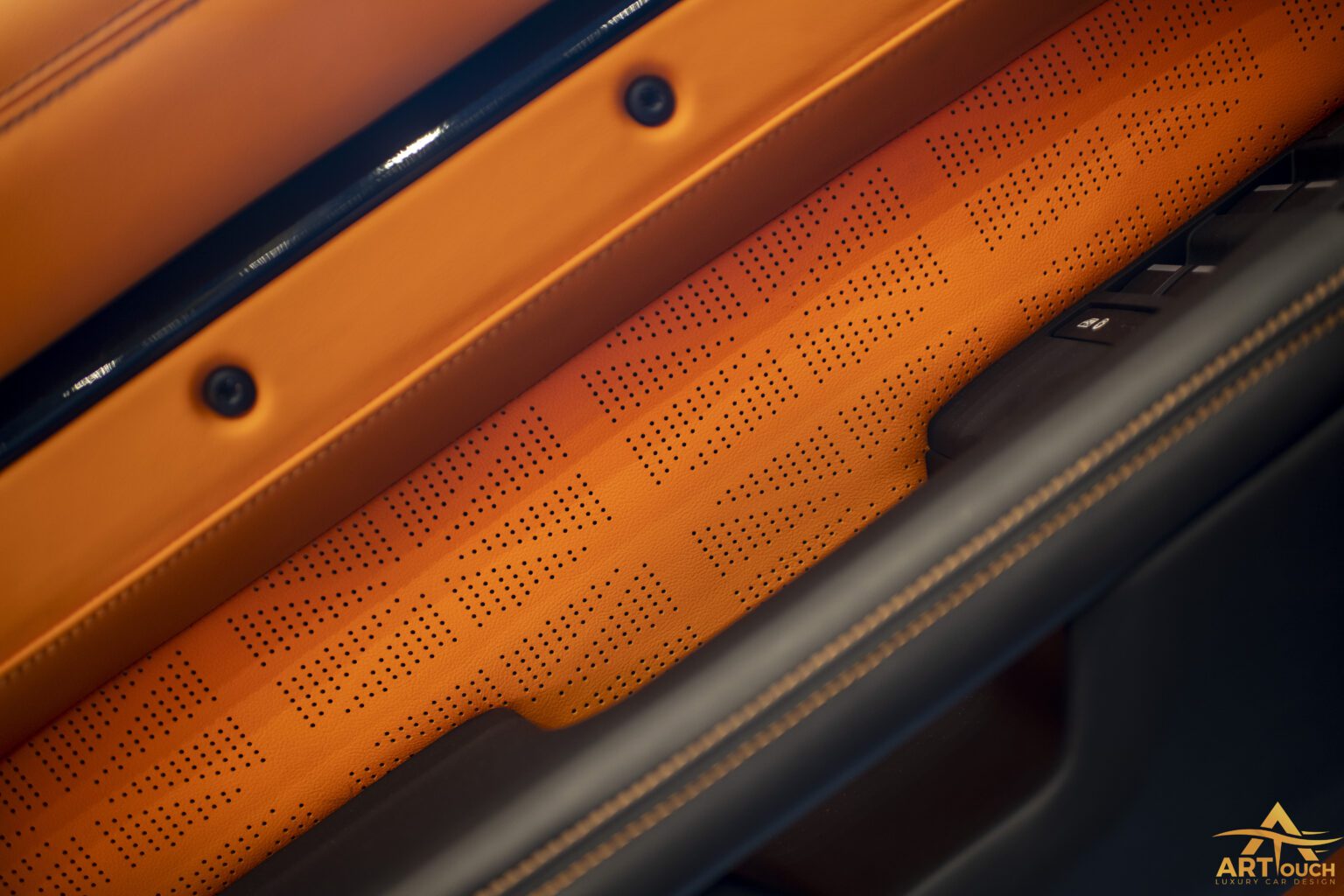 Land-Rover-Defender-interior-upholstery-Orange